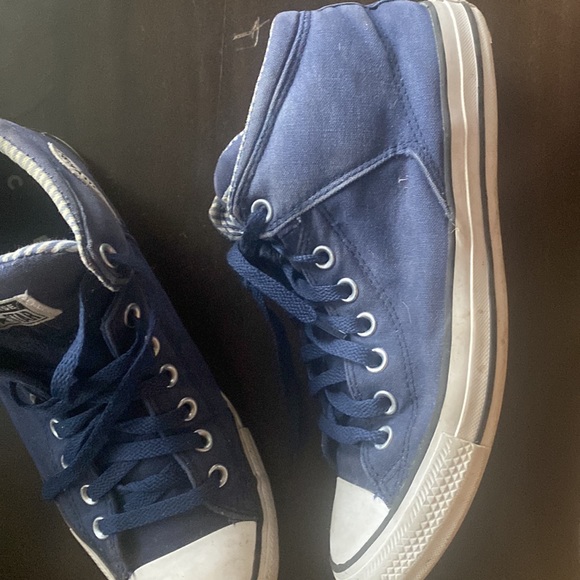 Converse - Picture 2 of 3